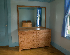 eight drawer with mirror